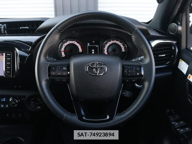 Toyota HILUX 2020-02 7796362-17