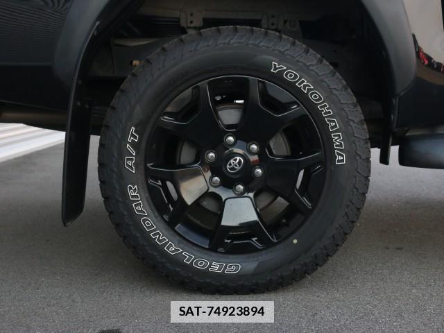 Toyota HILUX 2020-02 7796362-19