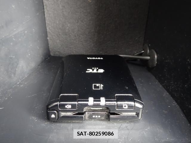 Toyota HILUX 2021-10 7798756-16