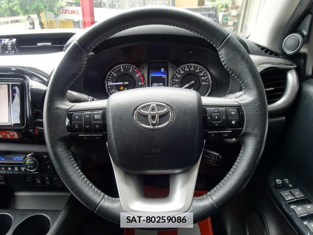 Toyota HILUX 2021-10 7798756-17