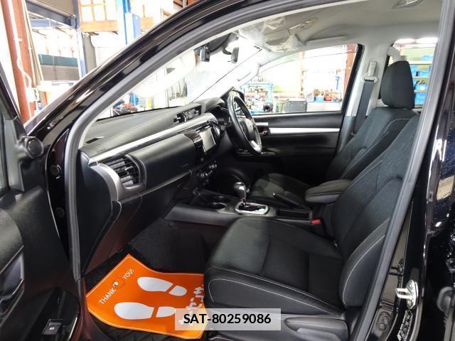 Toyota HILUX 2021-10 7798756-5