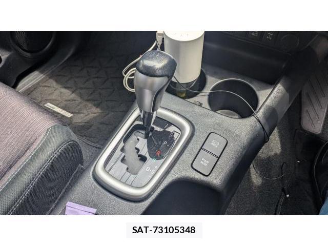 Toyota HILUX 2017-10 7806613-12