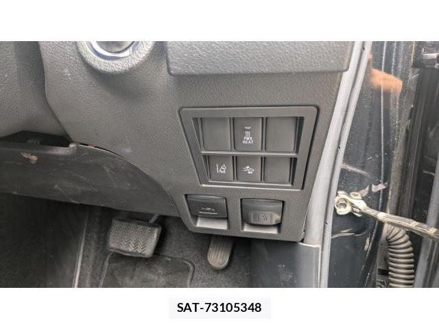 Toyota HILUX 2017-10 7806613-13