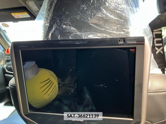 Toyota HILUX 2019-09 7806842-11