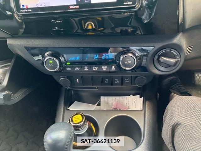 Toyota HILUX 2019-09 7806842-16