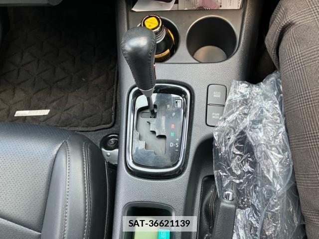 Toyota HILUX 2019-09 7806842-17