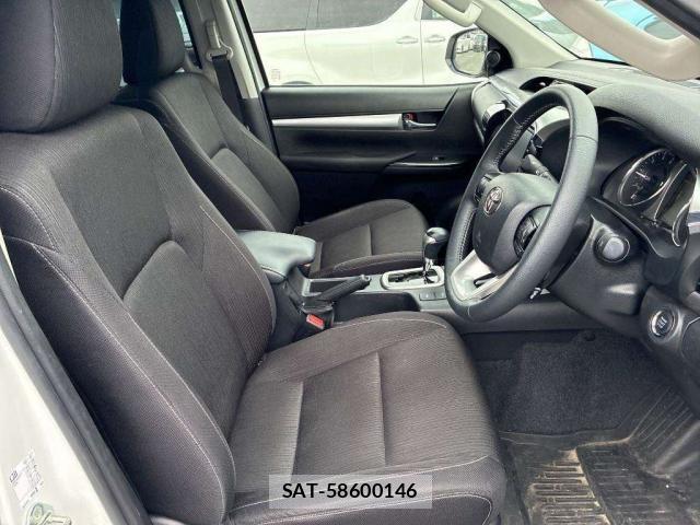 Toyota HILUX 2024-08 7808238-5