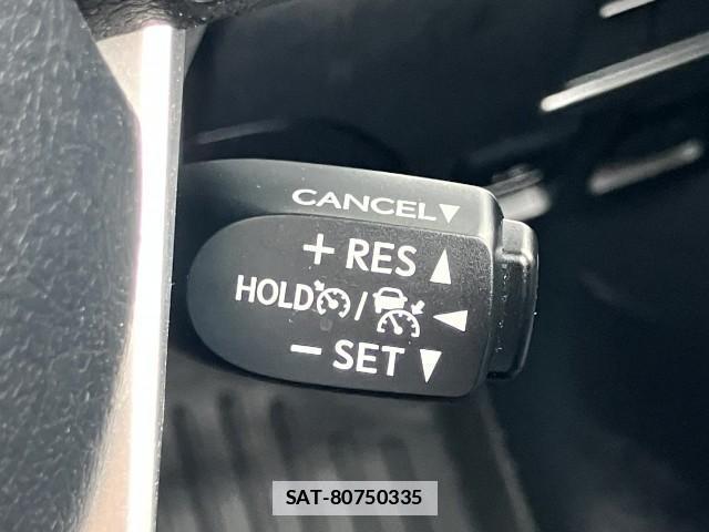 Toyota HILUX 2021-11 7809834-11