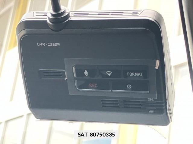 Toyota HILUX 2021-11 7809834-12