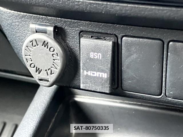 Toyota HILUX 2021-11 7809834-7
