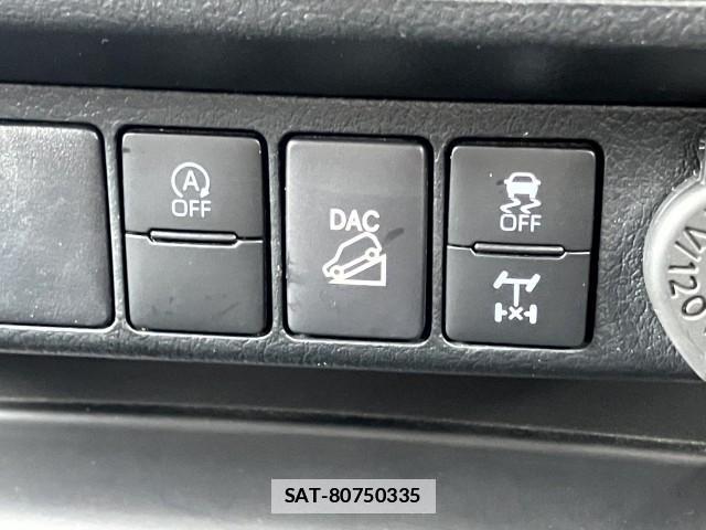 Toyota HILUX 2021-11 7809834-8