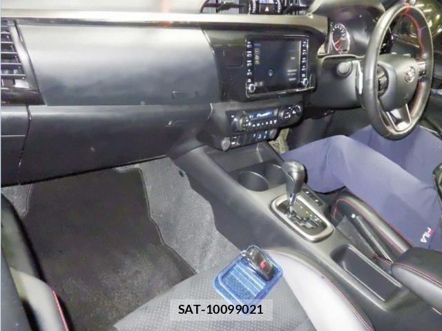 Toyota HILUX 2023-07 7810529-3