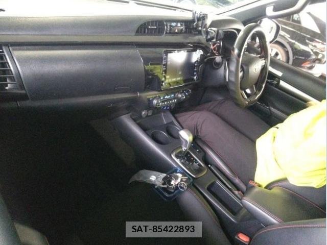 Toyota HILUX 2022-11 7810530-5