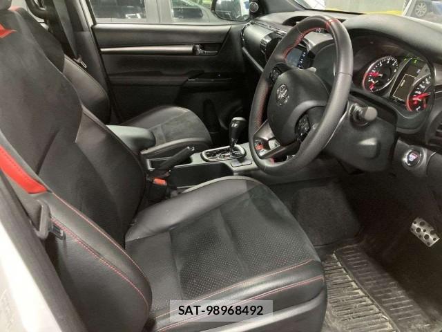 Toyota HILUX 2024-02 7810543-3