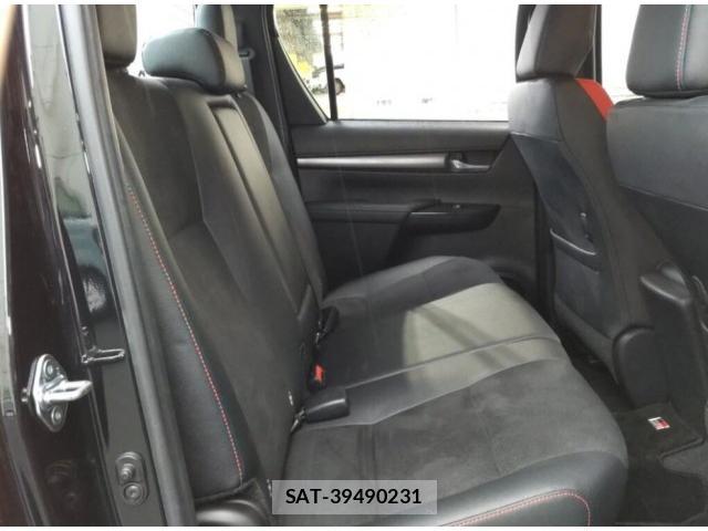 Toyota HILUX 2022-10 7810560-2