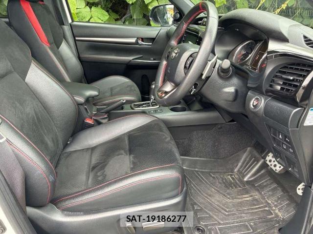 Toyota HILUX 2023-12 7811209-3