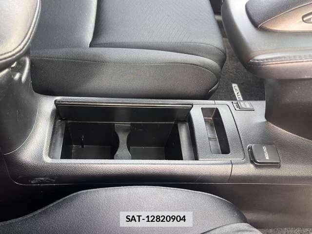 Lexus HS 2012-11 7793669-6