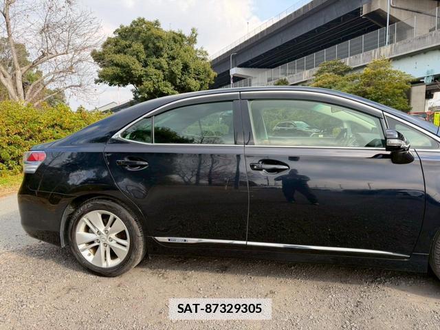 Lexus HS 2012-11 7794363-1