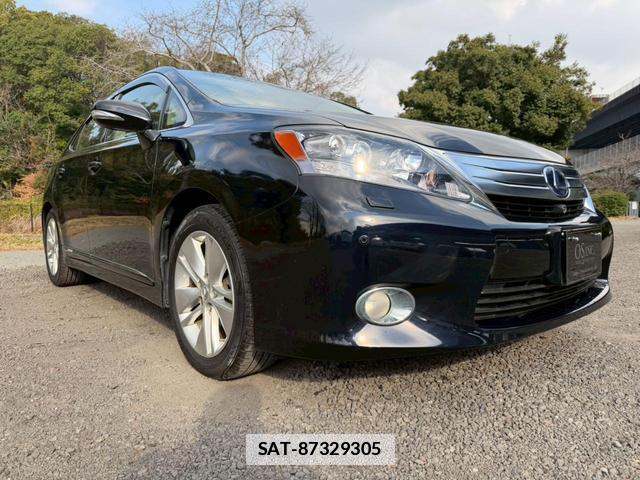 Lexus HS 2012-11 7794363-13