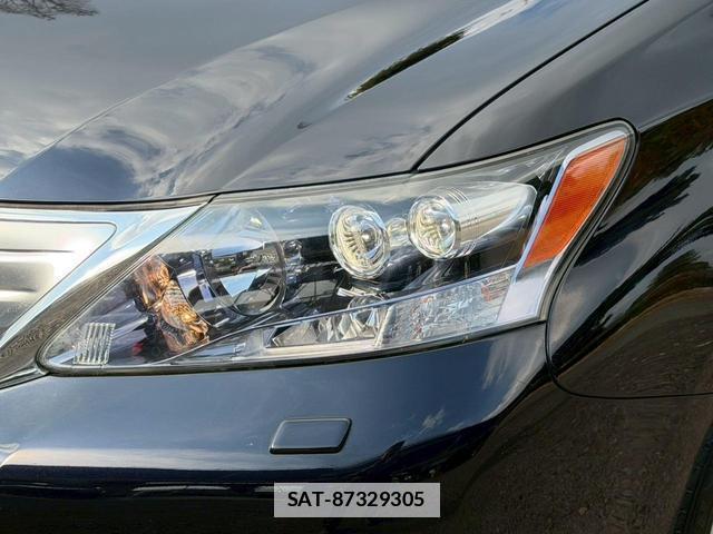 Lexus HS 2012-11 7794363-4