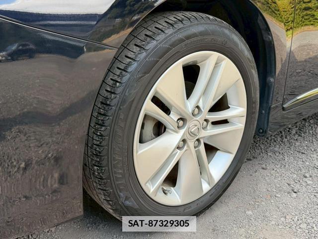 Lexus HS 2012-11 7794363-7