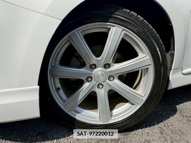 Lexus HS 2013-02 7794376-7