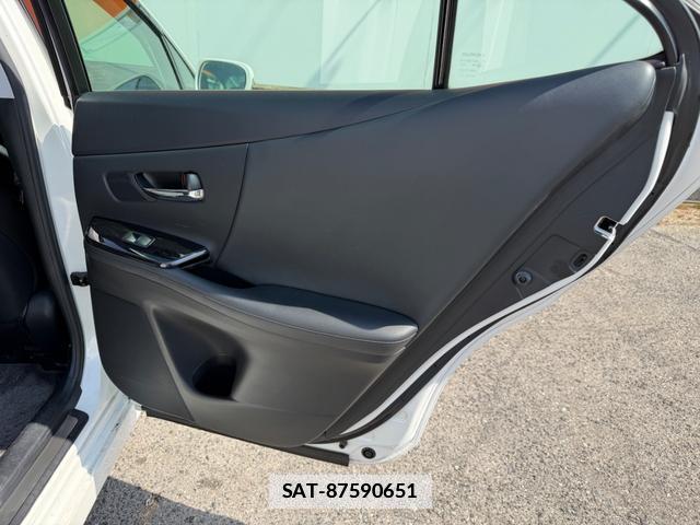 Lexus HS 2010-03 7796974-11