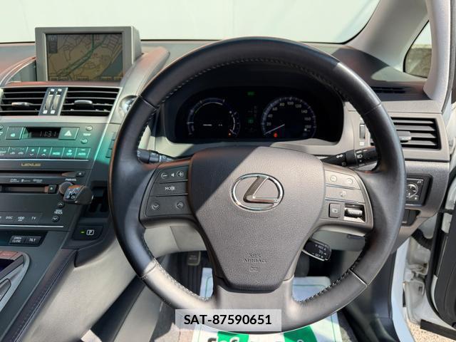 Lexus HS 2010-03 7796974-12
