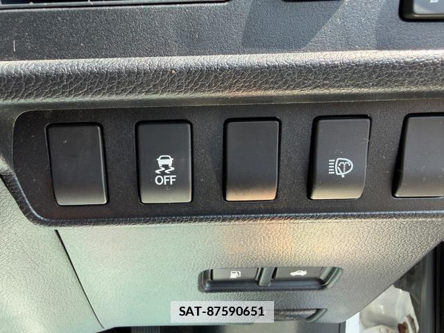 Lexus HS 2010-03 7796974-19