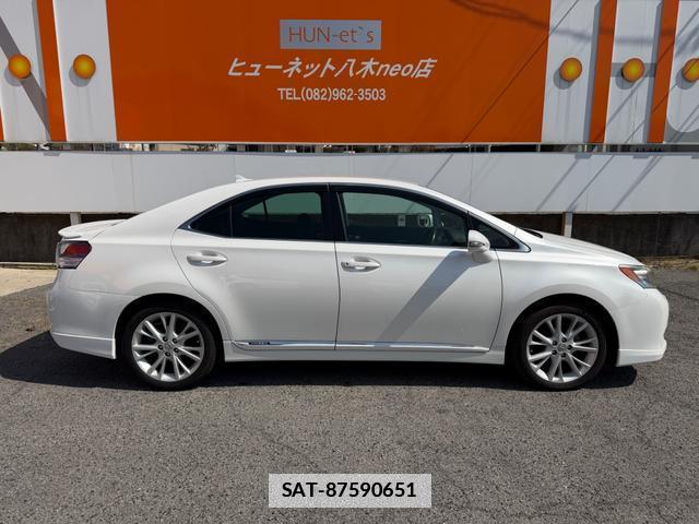 Lexus HS 2010-03 7796974-2