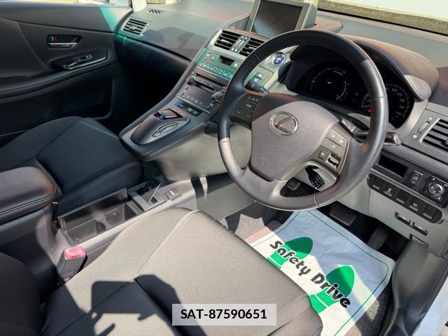Lexus HS 2010-03 7796974-4