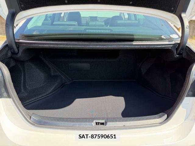 Lexus HS 2010-03 7796974-7
