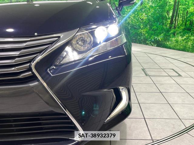 Lexus HS 2013-03 7798436-13