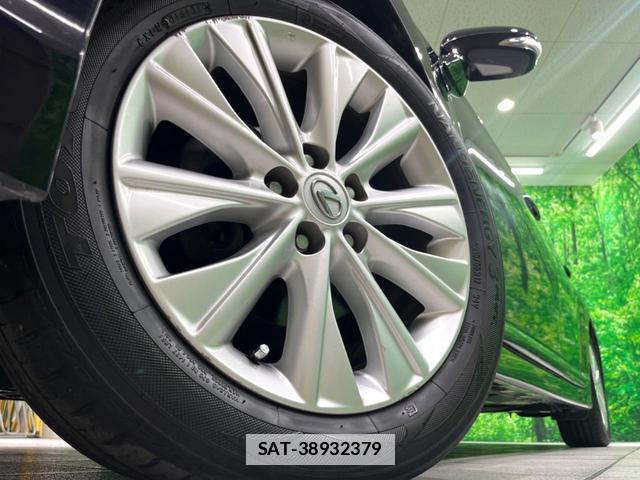Lexus HS 2013-03 7798436-14
