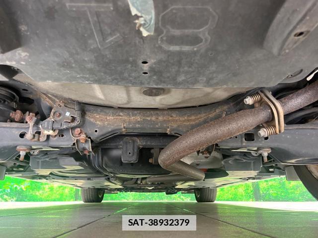 Lexus HS 2013-03 7798436-18
