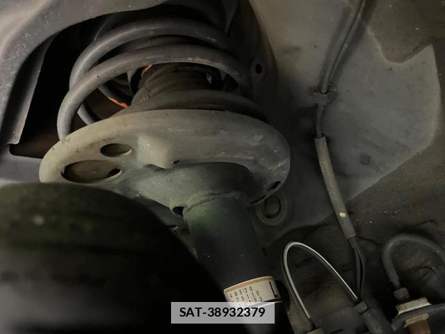 Lexus HS 2013-03 7798436-19