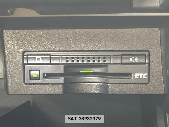 Lexus HS 2013-03 7798436-7