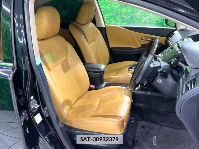 Lexus HS 2013-03 7798436-9