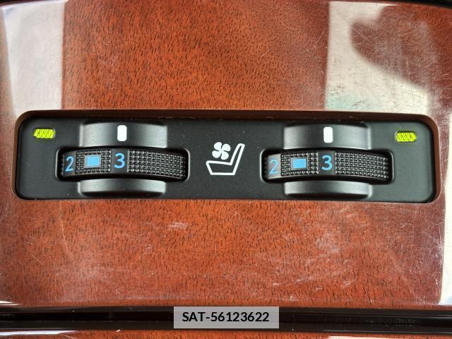 Lexus HS 2016-01 7801828-10