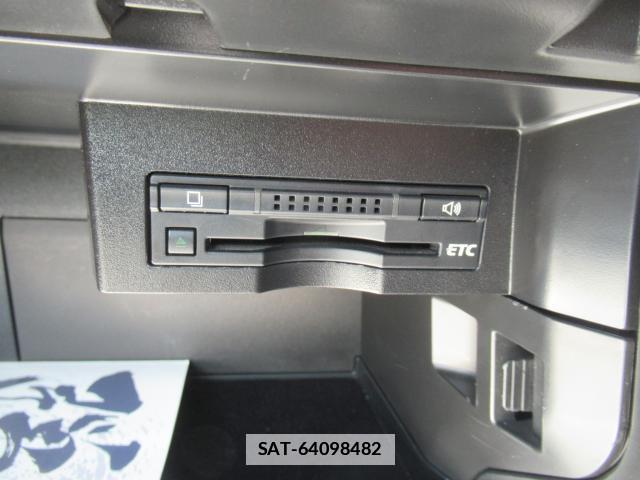 Lexus HS 2013-01 7802697-11