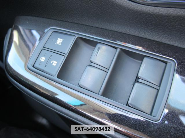 Lexus HS 2013-01 7802697-12