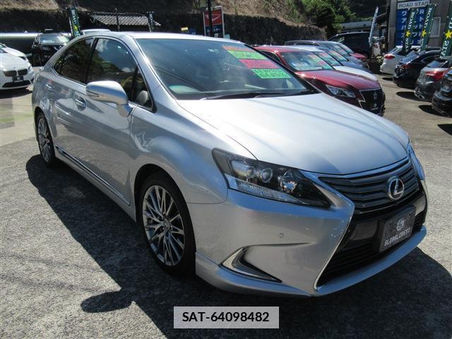 Lexus HS 2013-01 7802697-13
