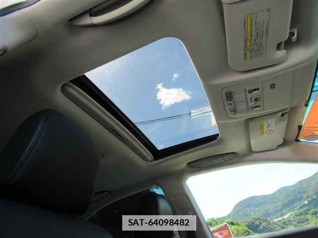 Lexus HS 2013-01 7802697-9