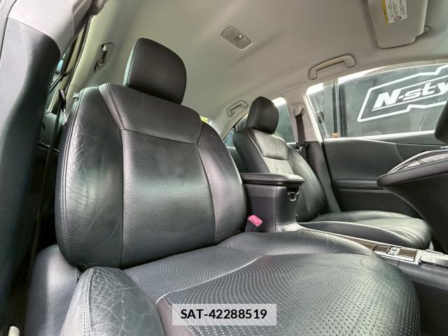 Lexus HS 2011-05 7805693-11