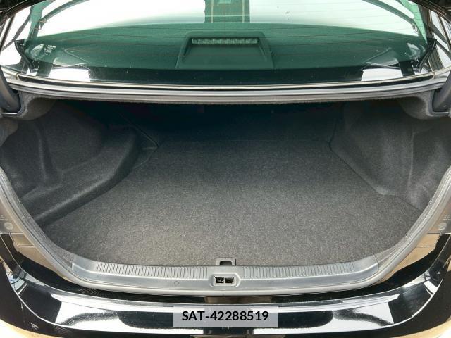 Lexus HS 2011-05 7805693-13
