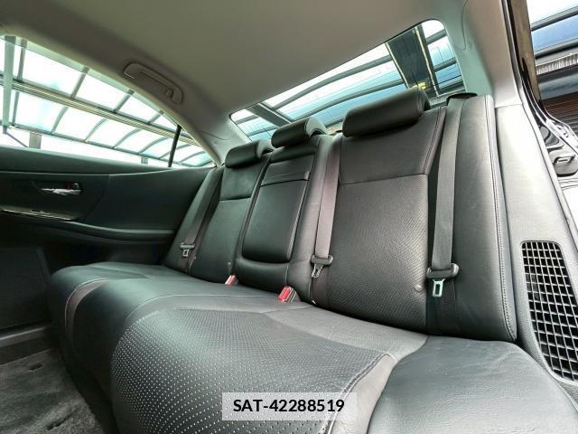 Lexus HS 2011-05 7805693-14