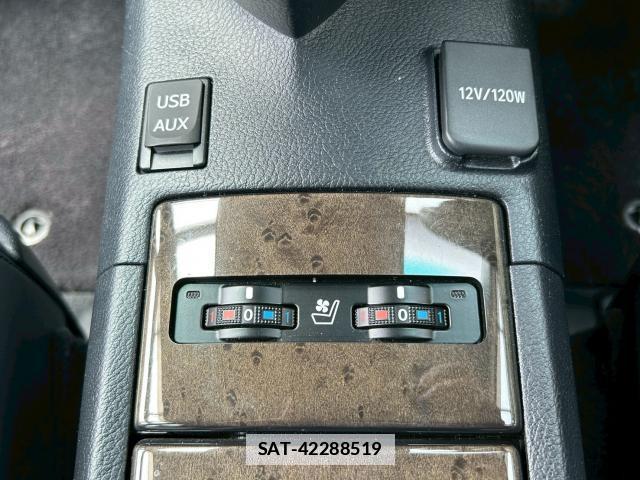 Lexus HS 2011-05 7805693-4