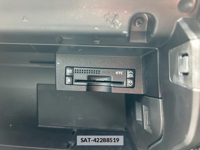 Lexus HS 2011-05 7805693-5