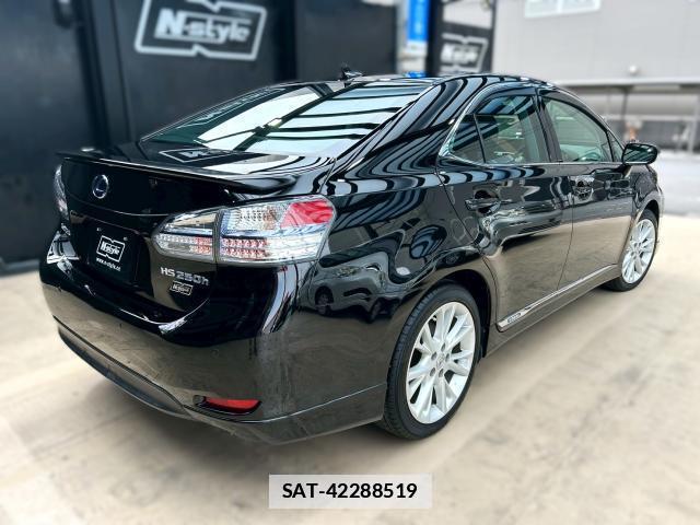 Lexus HS 2011-05 7805693-9