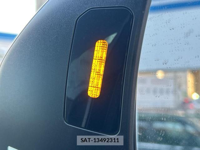 Subaru IMPREZA SPORTS 2017-08 7798932-3